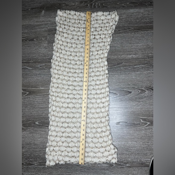 Mark. Women's Infinity Chunky Scarf - Picture 3 of 5